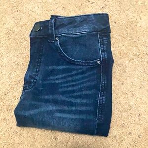 I am selling skinny jeans for teens